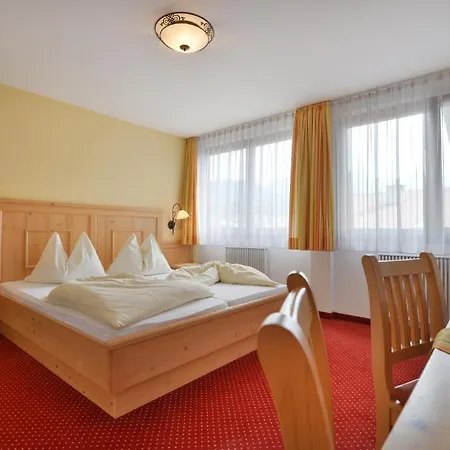 Готель Austria Зелль